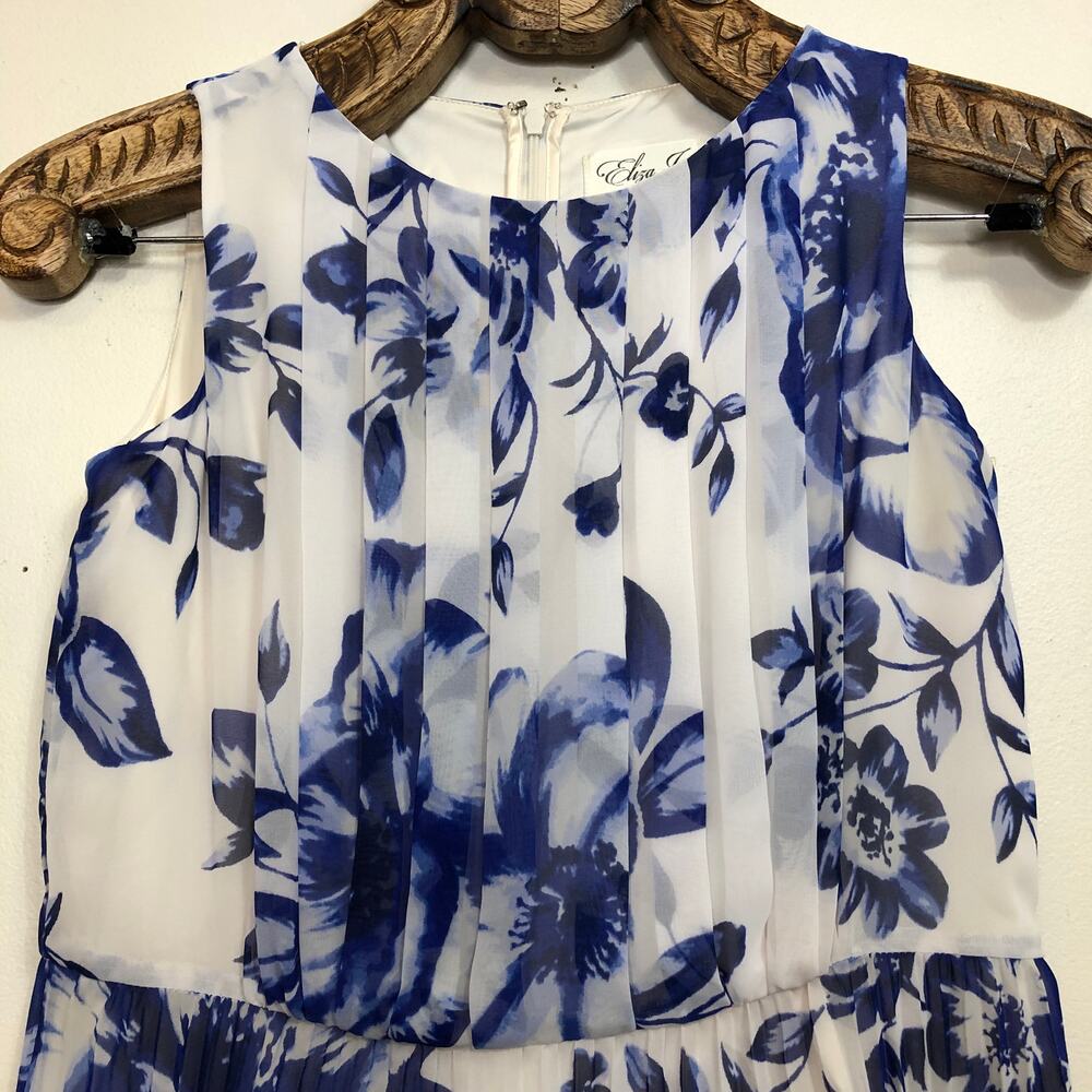Eliza J Dress White Blue Floral Porcelain Pleated Chiffon Sleeveless Maxi 6P - Picture 4 of 8